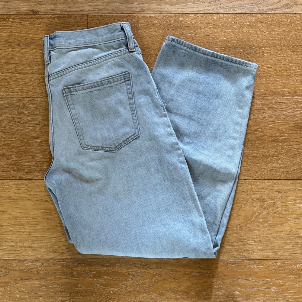 Gap women’s Light Wash barrel Jeans